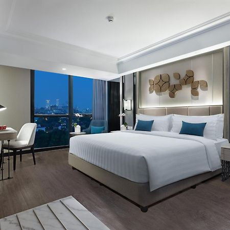 Royal Malioboro By Aston Hotel Джокякарта Екстериор снимка