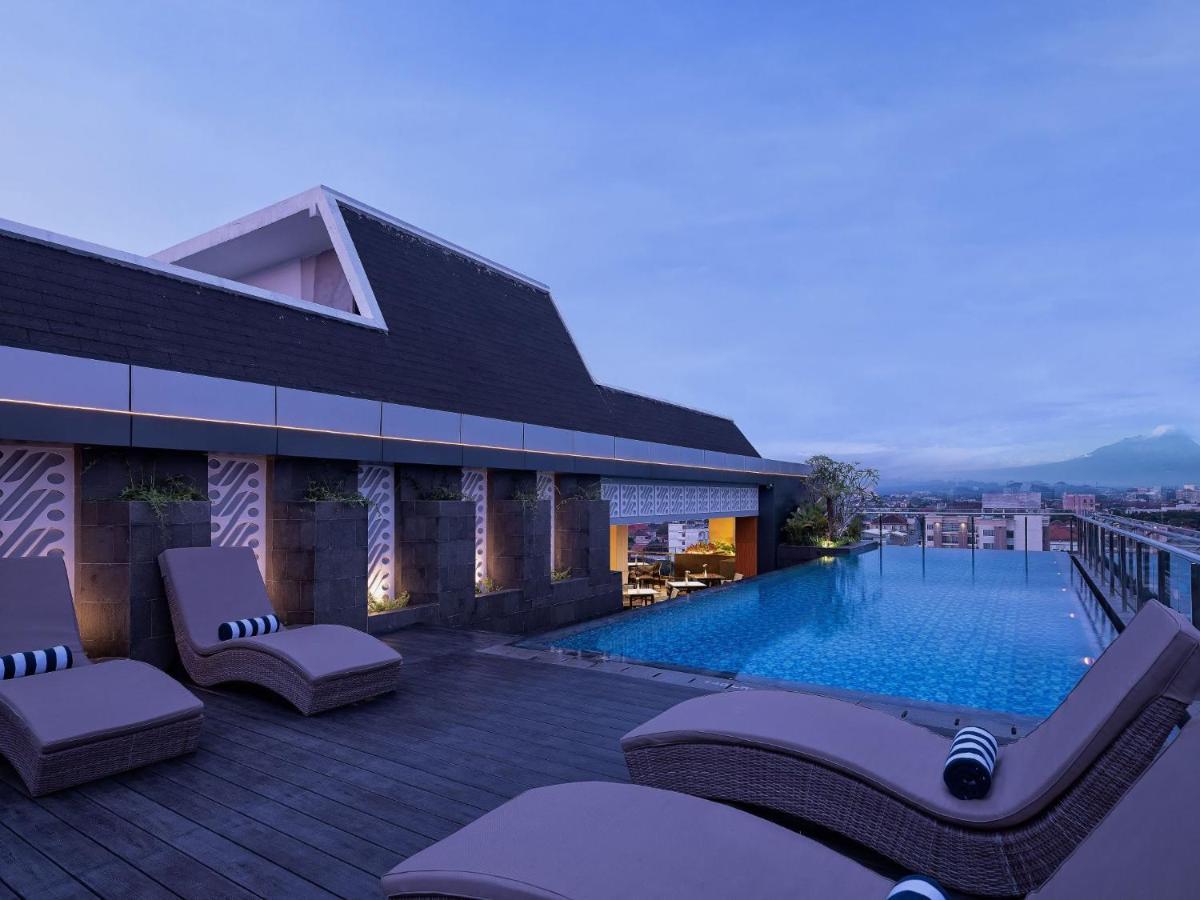 Royal Malioboro By Aston Hotel Джокякарта Екстериор снимка