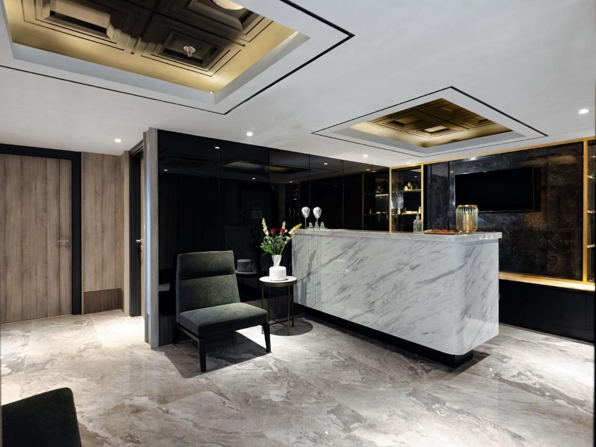 Royal Malioboro By Aston Hotel Джокякарта Екстериор снимка