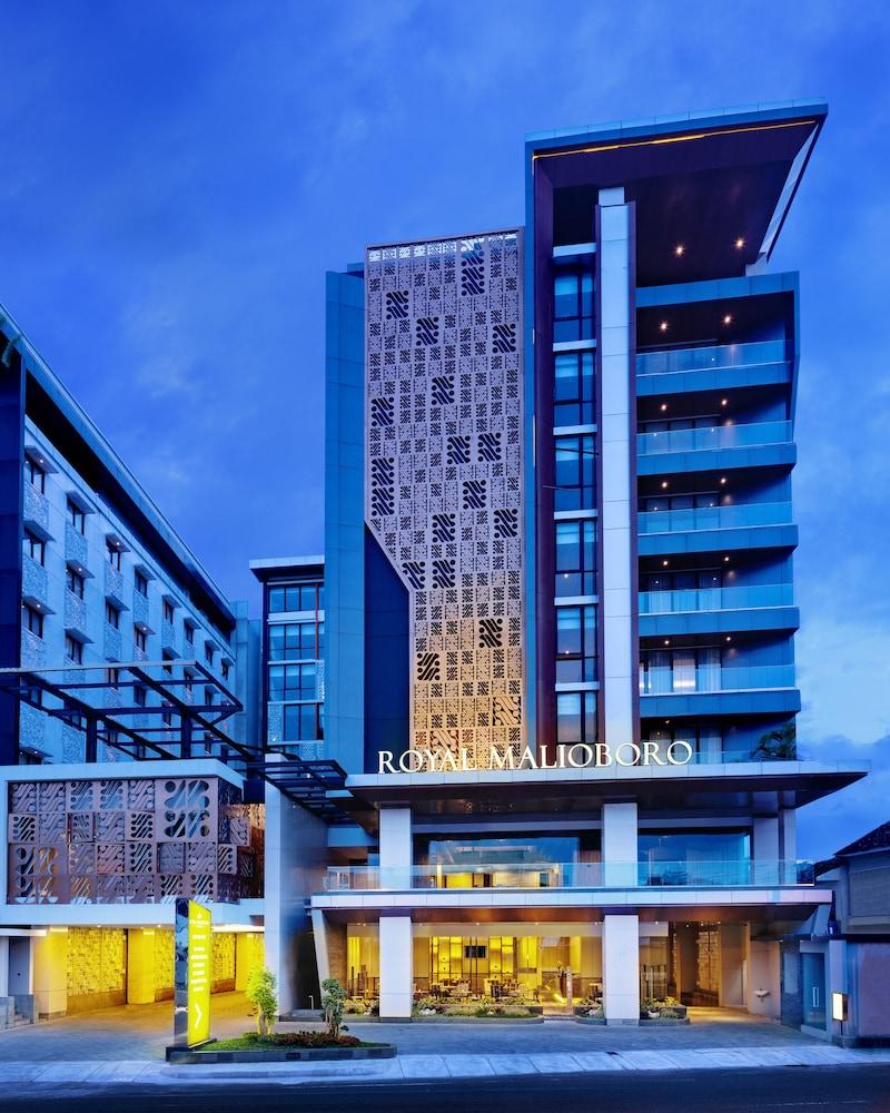 Royal Malioboro By Aston Hotel Джокякарта Екстериор снимка