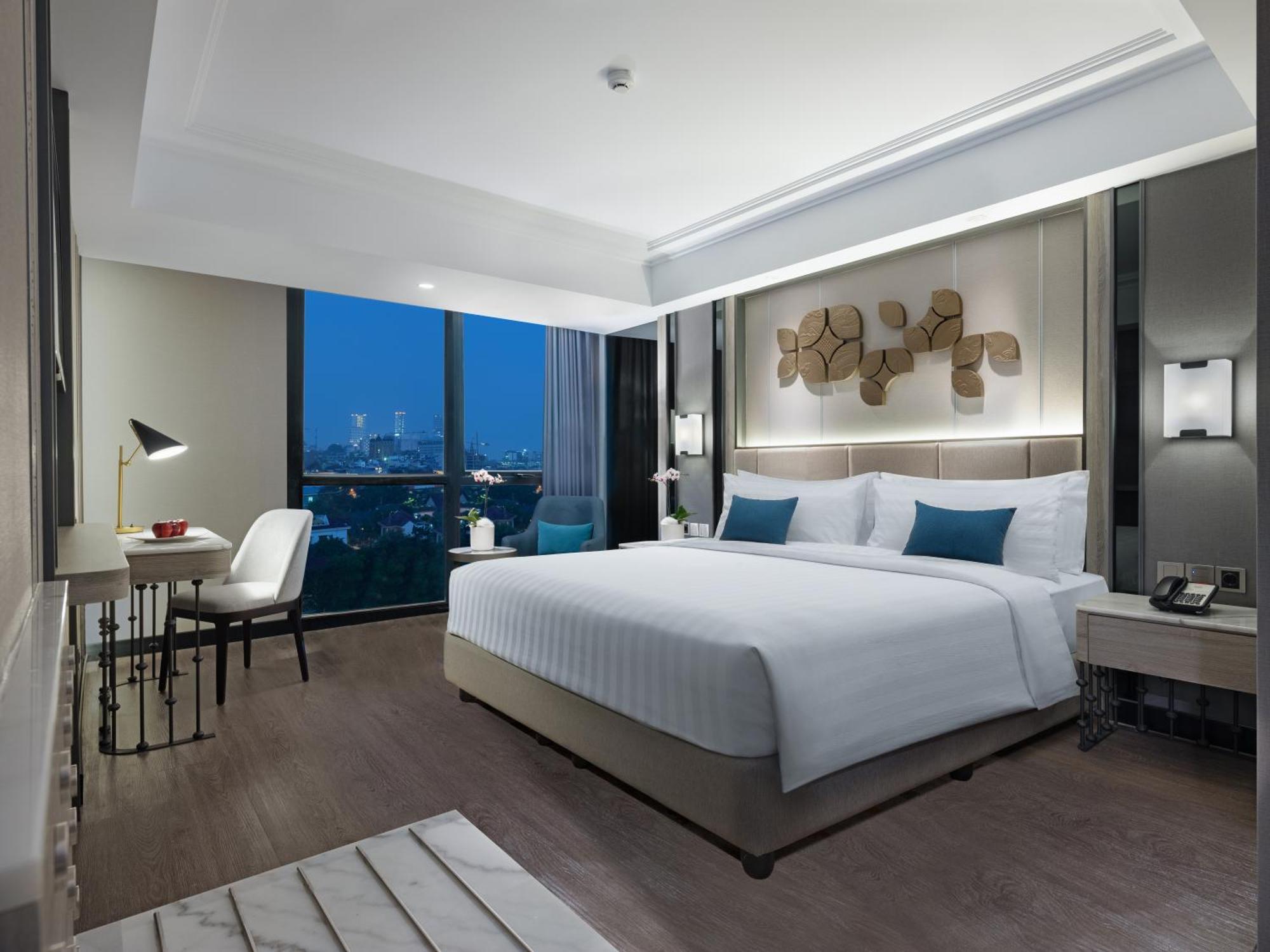 Royal Malioboro By Aston Hotel Джокякарта Екстериор снимка